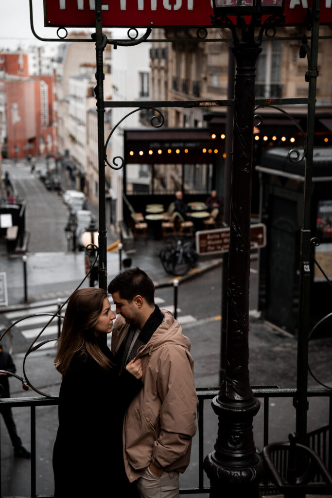 the paris photographer took a photo of a couple in montmartre